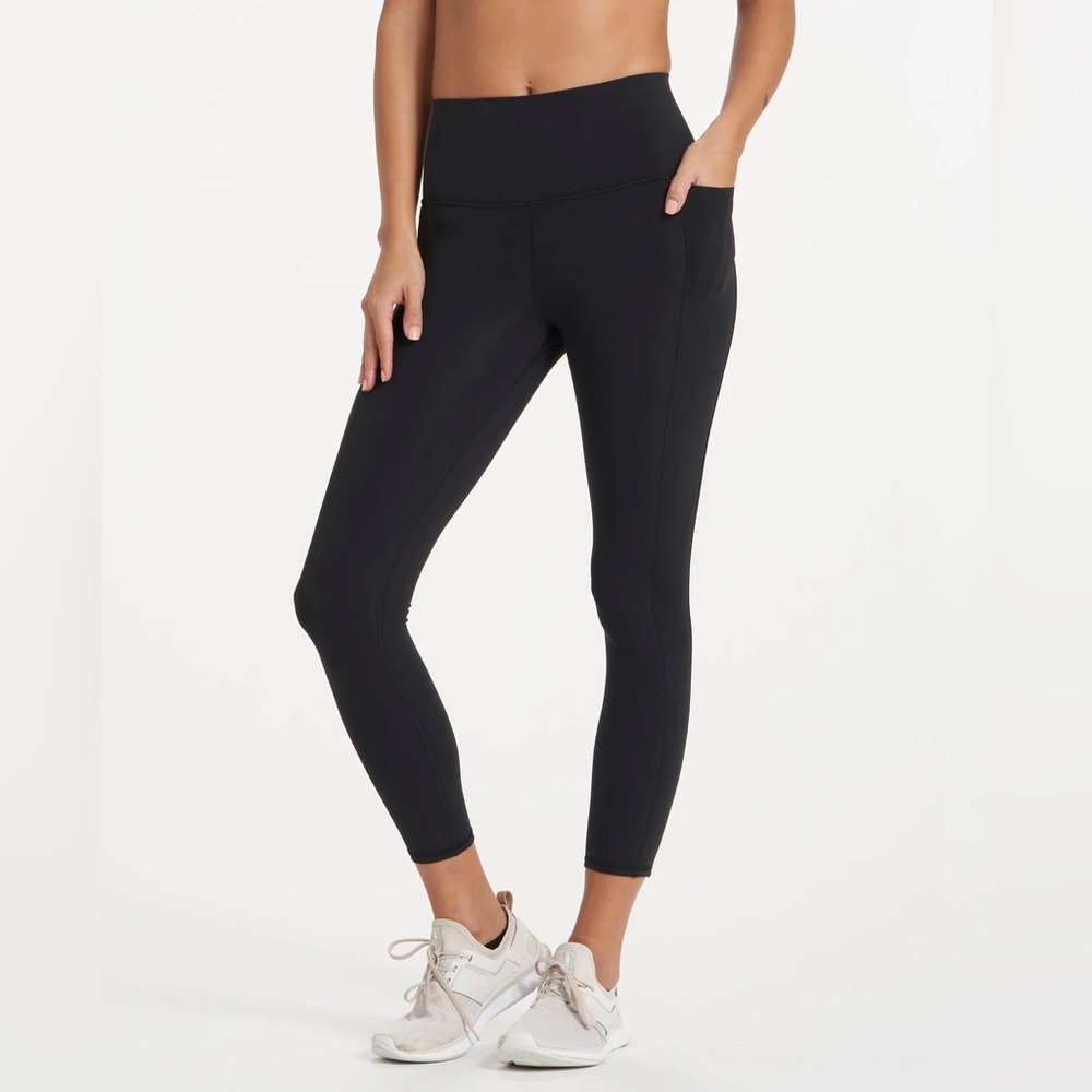 Vuori Studio Pocket Legging - Short